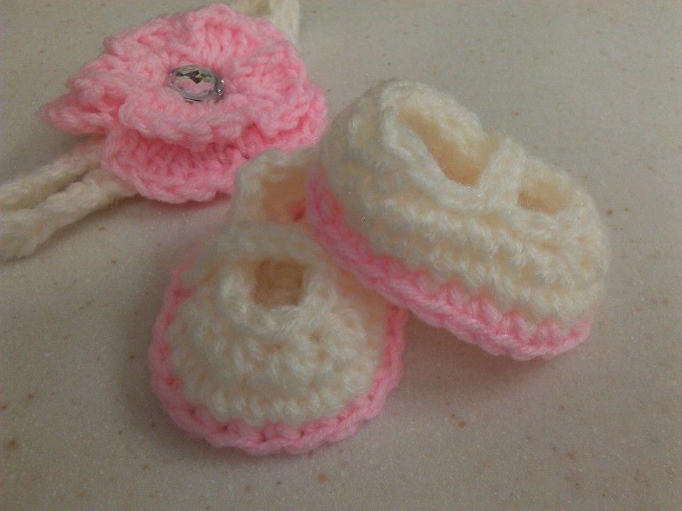 Pink White Mary Jane Booties Flower Headband Preemie Newborn 0-3 Months Crochet Photo Prop
